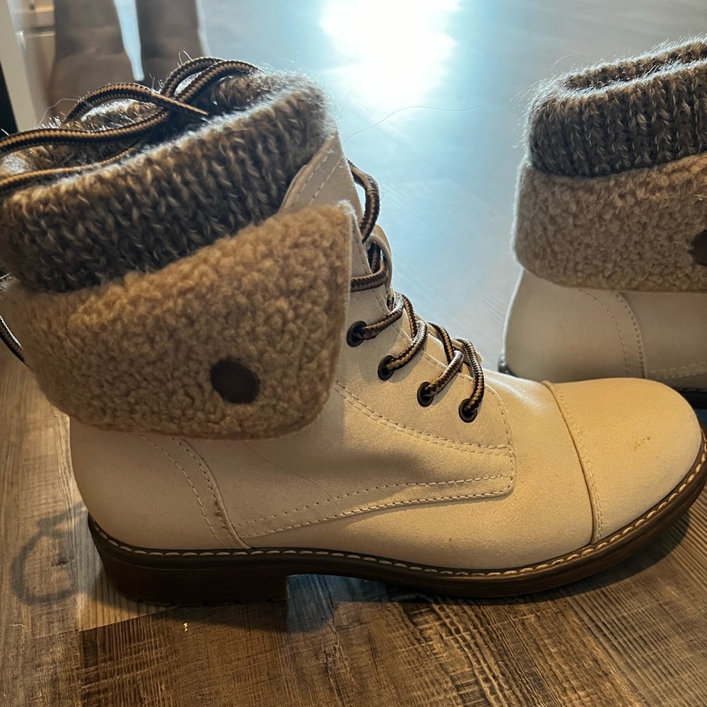 Winter Boots - Picture 2 of 3